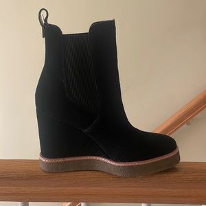 Steve Madden wedge boot